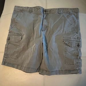 Mens Magellan cargo shorts gray sz 44